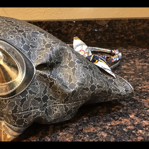 Celine Bags - Picture 8 of 16